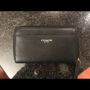 Coach Wristlet (black)